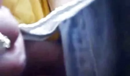 دختر شهوانی با الاغ سکس دختر دانشجو بزرگ حرکت می کند.