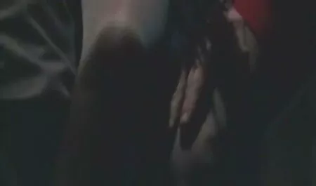 بانوی نقاشی تقدیر در بیدمشک بیدمشک جنده دبیرستانی می دهد.