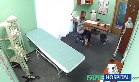 او دختری داف سکسب را در ساحل شلیک کرد و برای پول لعنتی کرد.
