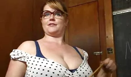 Cums روی صورت پس از استراحت. سکس دختر روحانی