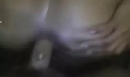 fucks دانلود فیلم سکس با دختر همسایه روی مبل چرمی.