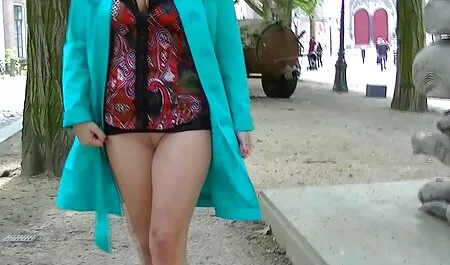 معلم شاگردی را از چین اخراج می کند. سکس دو دختر زیبا