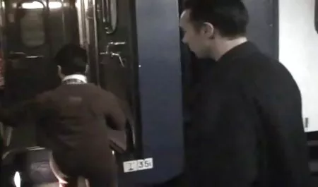 او سکس به دختر بیدمشک صورتی خود را نشان داد.