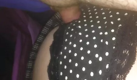 اسپرم سکس خر دختر بلعیده می شود.