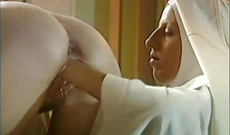کیارا کول از blowjob می دهد و لعنتی می شود. فیلم سکس با دوست پسر